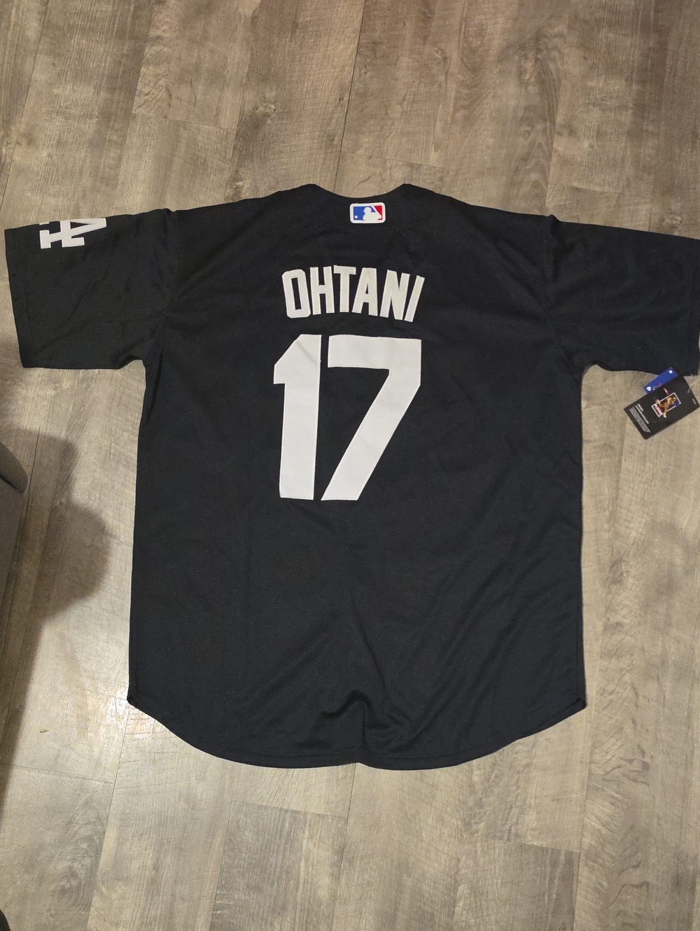 Nike Dodgers Black Baseball Jersey with Red Number 17 - Picture 6 of 7